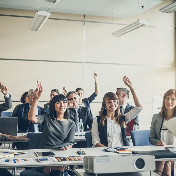Salariés participant à une formation AMA Prévention certifiée Qualiopi sur la prévention des addictions et le dépistage de drogues et d'alcool en entreprise.